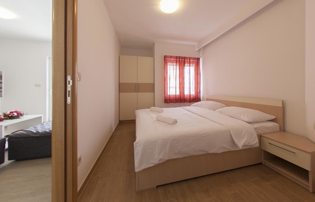 Apartments Villa Klara Baška Voda Esterno foto