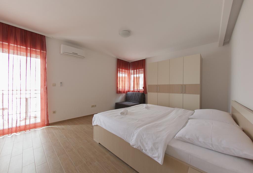 Apartments Villa Klara Baška Voda Esterno foto